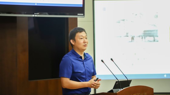 王经理_副本.jpg