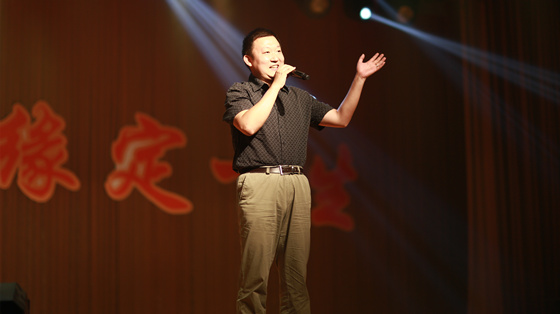 经理发言_副本.jpg