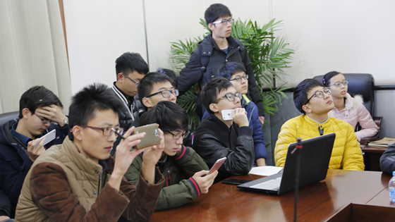 机智的拍下重要信息_副本.jpg